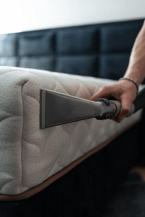 MATELAS illustration d'un nettoyage et désinfection d'un matelas