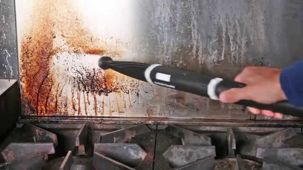 NETTOYAGE ET DÉSINFECTION illustration d'un nettoyage vapeur sur du gras de cuisson dans la cuisine