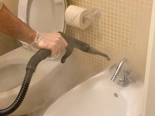 NETTOYAGE ET DÉSINFECTION illustration d'un nettoyage vapeur d'un lavabo