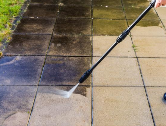 Nettoyage de terrasse à Sannois et ses alentours – haute pression sur sol extérieur